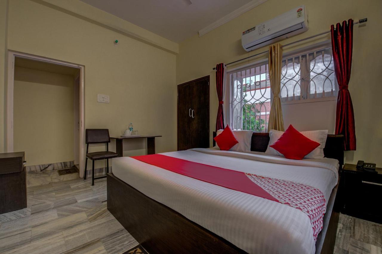 Oyo 12960 Hotel Adrija Salt Lake City Zewnętrze zdjęcie